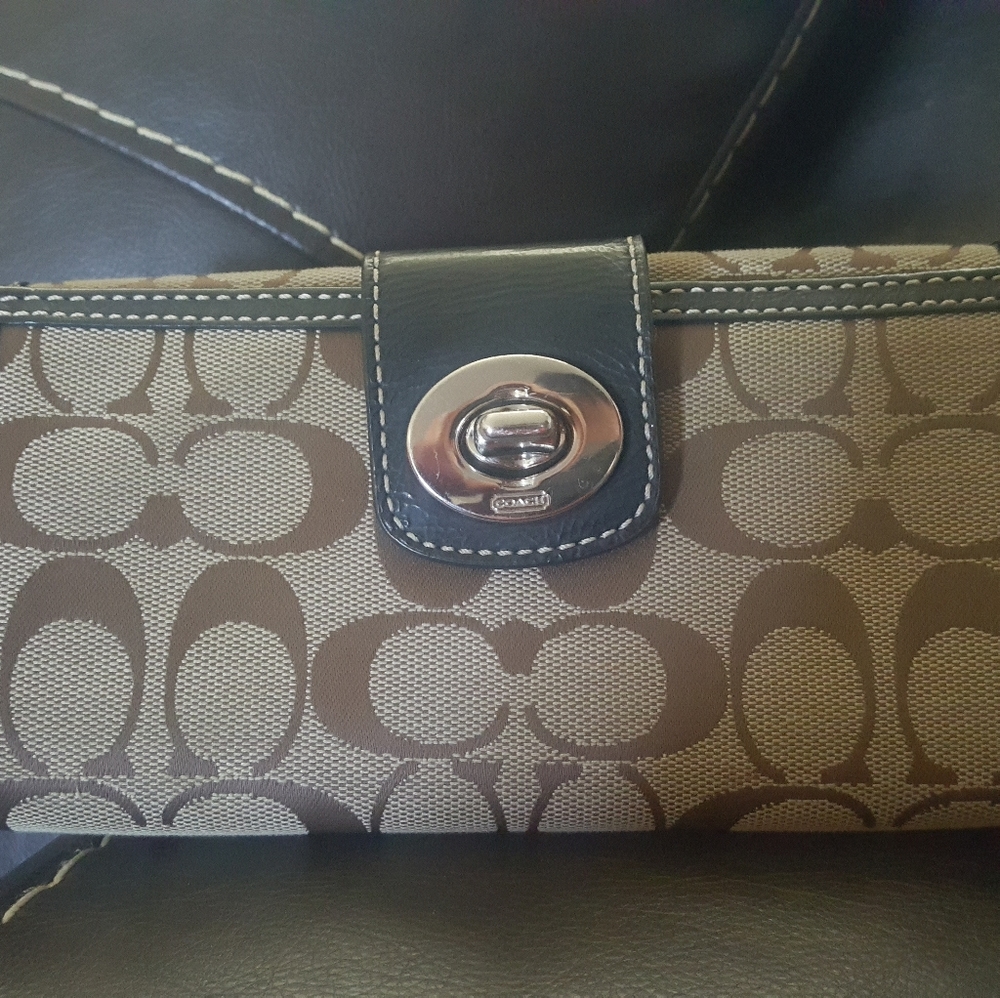 Coach signature wallet
